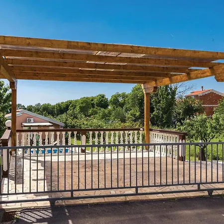 Casa de Férias Stunning In With Private Swimming Pool, Be Inside Or Outside