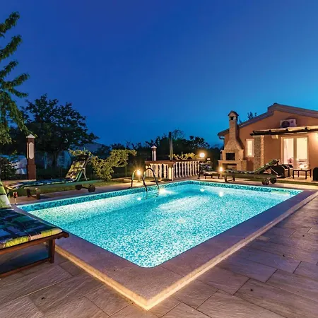 Stunning In With Private Swimming Pool, Be Inside Or Outside Casa de Férias